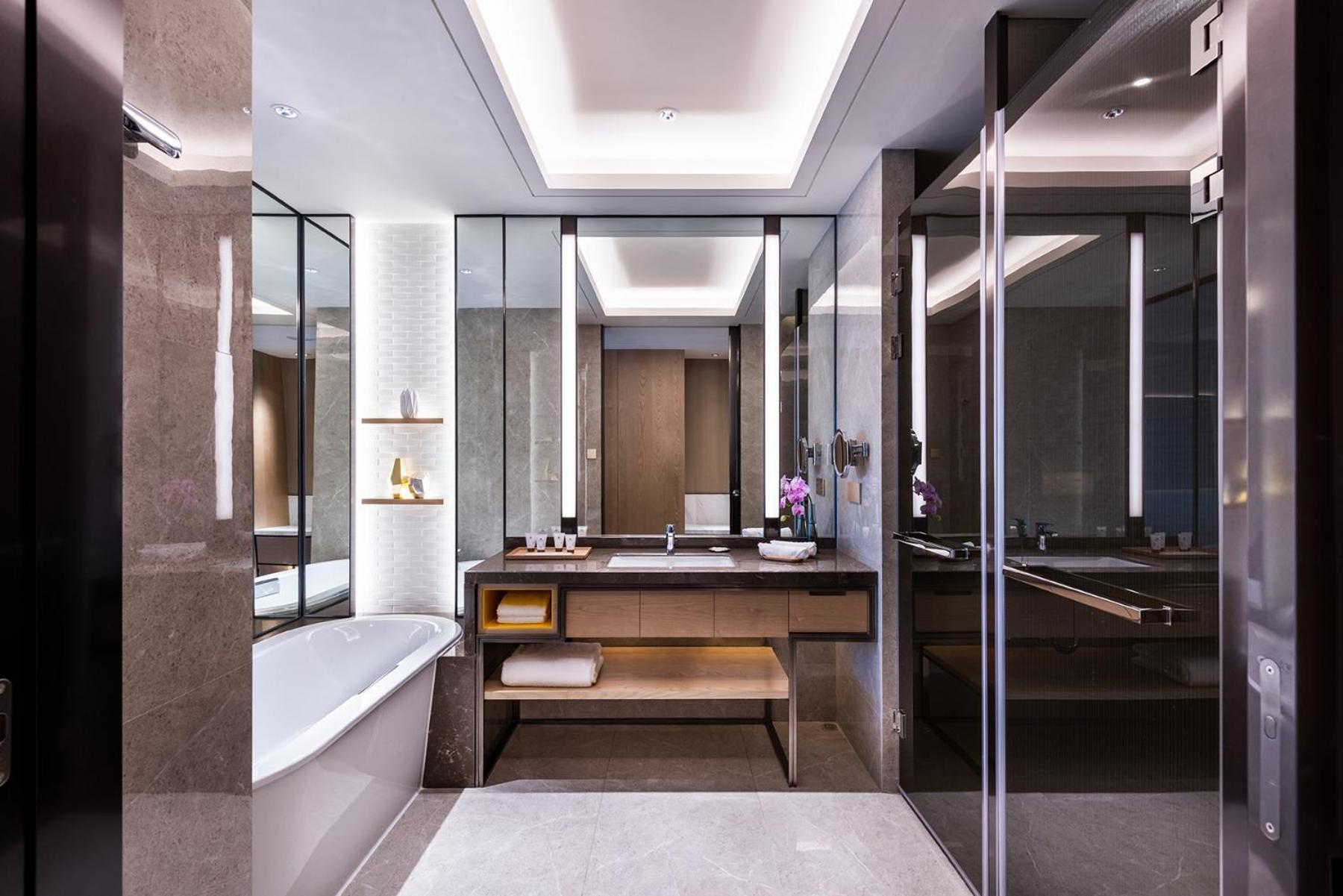 Grand Mercure Lingang 5*