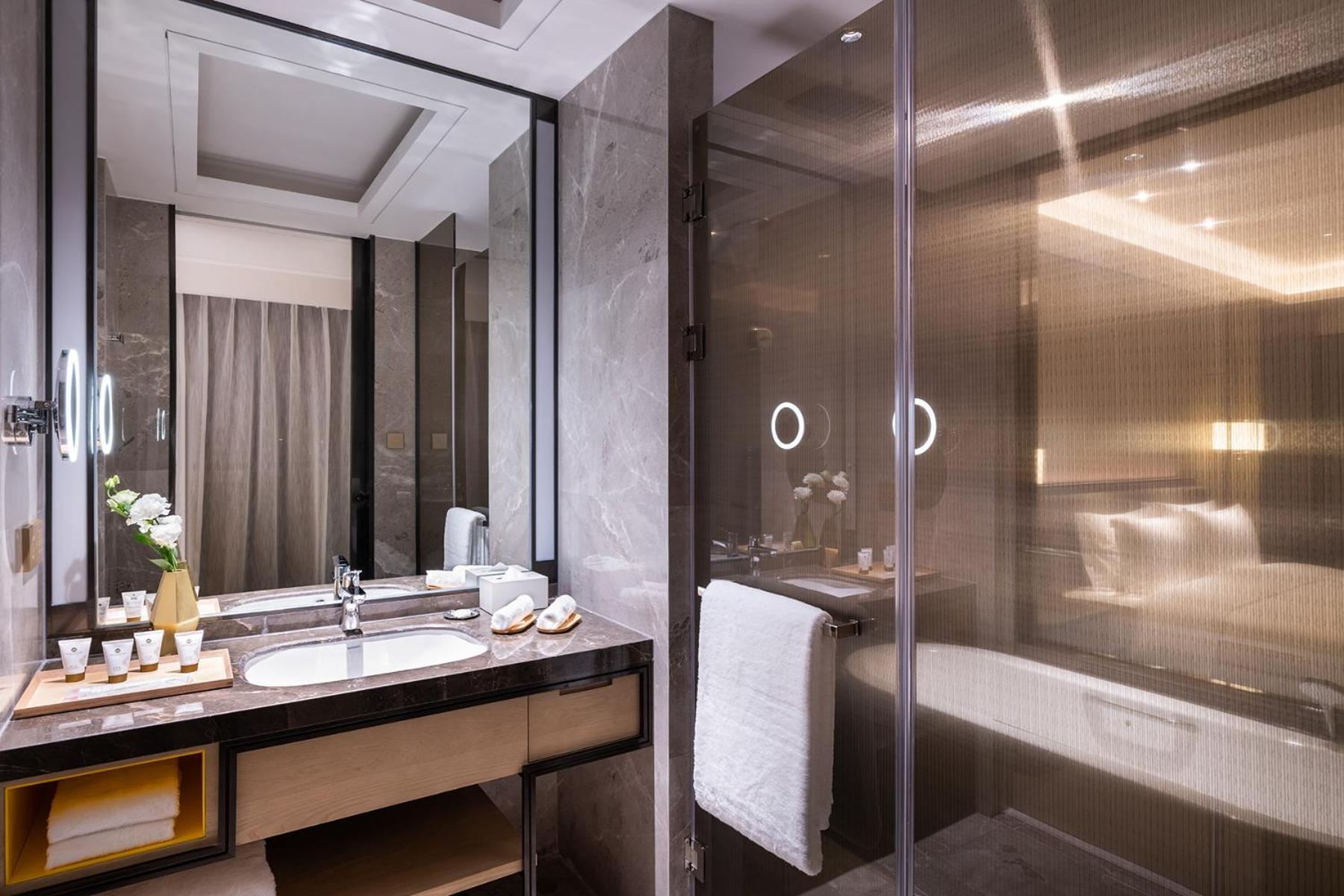 Grand Mercure Lingang Hotel 5*