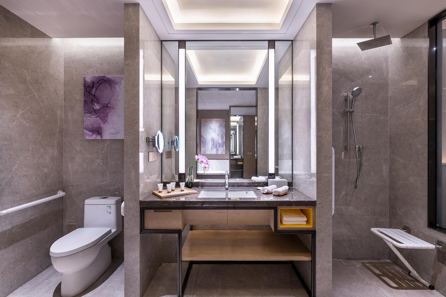 Hotel Grand Mercure Lingang 5*