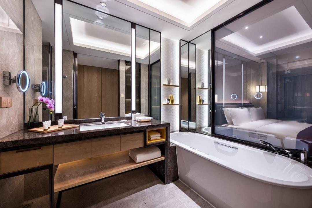 Grand Mercure Lingang Hotel