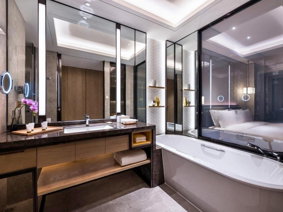 Hotel Grand Mercure Lingang